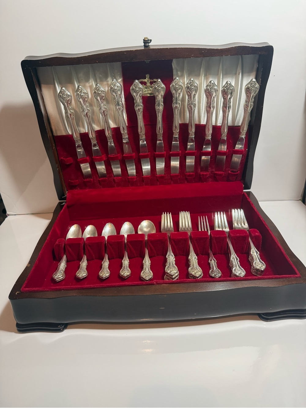 Silverware 47 Piece Set Rogers Bros. Orleans
